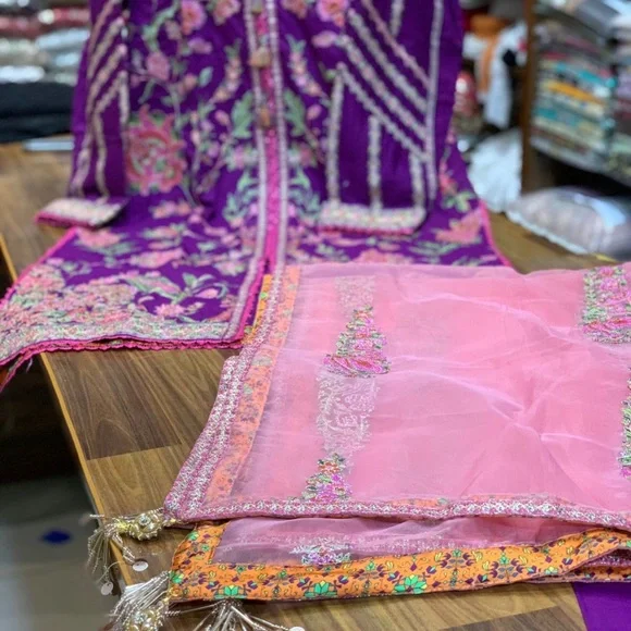 Elegant Purple Floral Embroidered Dress - Picture 2 of 2